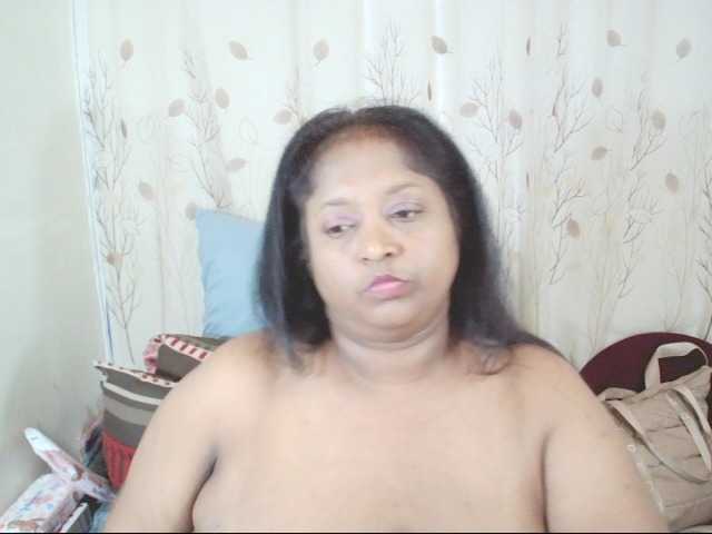 Indiantasha live cam on BongaCams