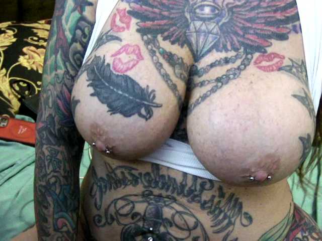 pamelagunns live cam on BongaCams