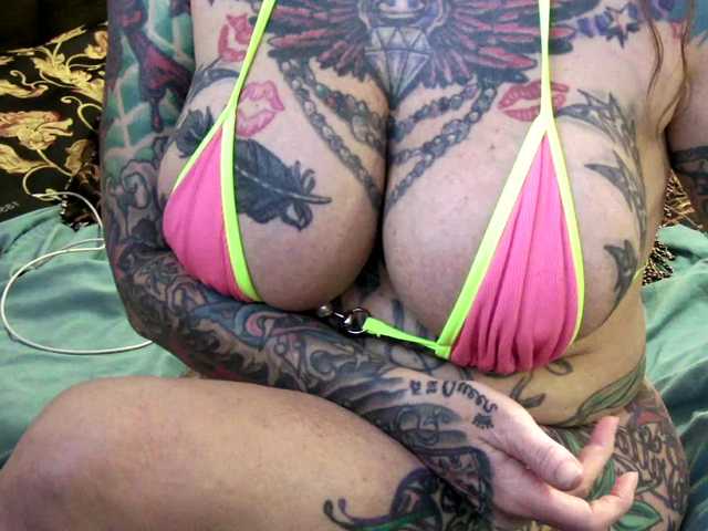 pamelagunns live cam on BongaCams