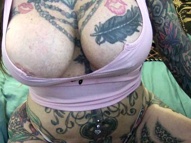 pamelagunns live cam on BongaCams