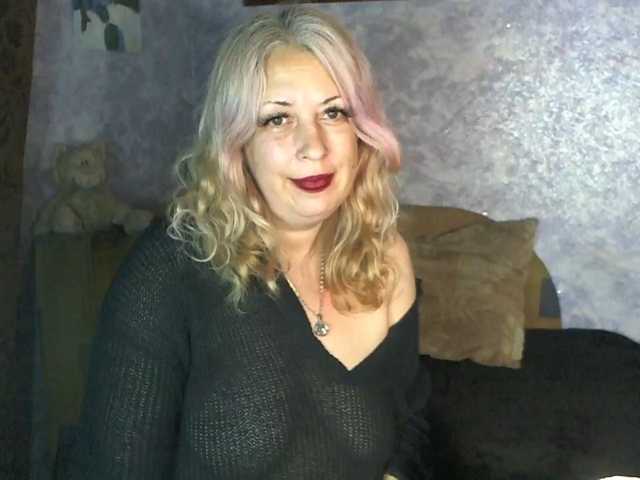 SoftGella live cam on BongaCams