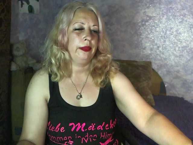 SoftGella live cam on BongaCams