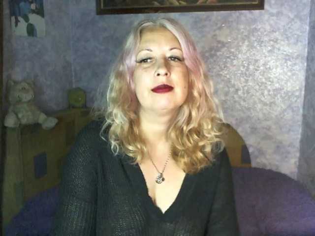 SoftGella live cam on BongaCams