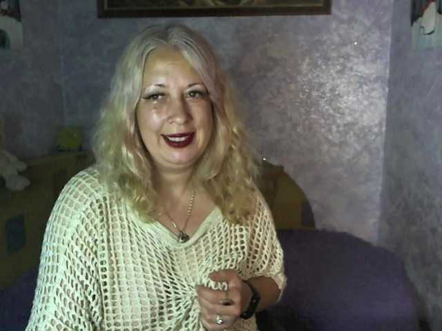 SoftGella live cam on BongaCams