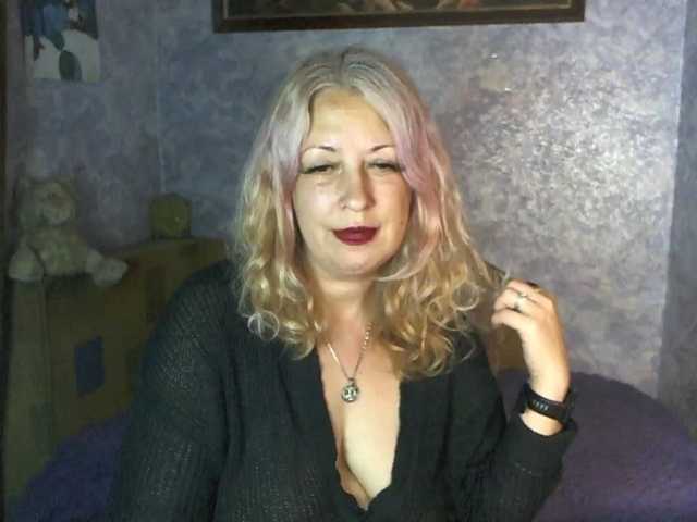 SoftGella live cam on BongaCams