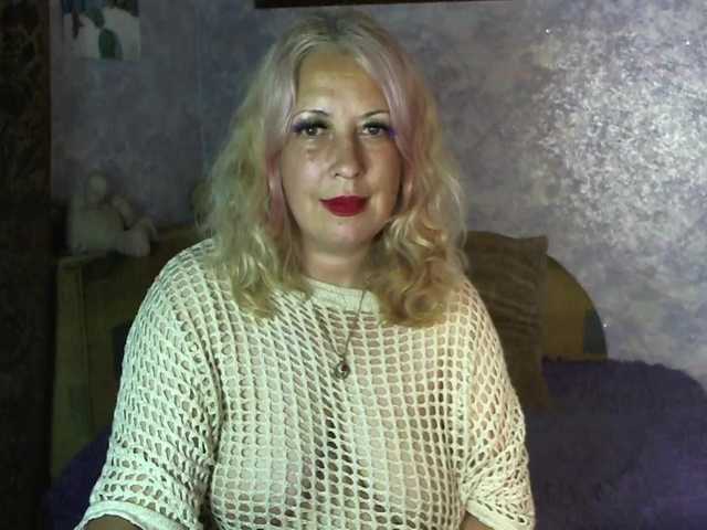 SoftGella live cam on BongaCams