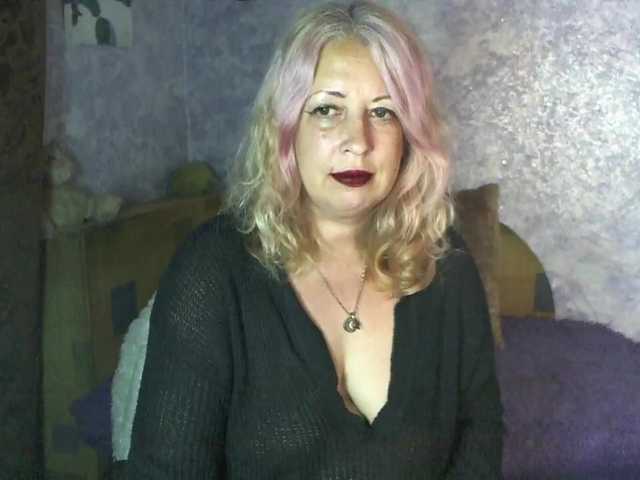 SoftGella live cam on BongaCams