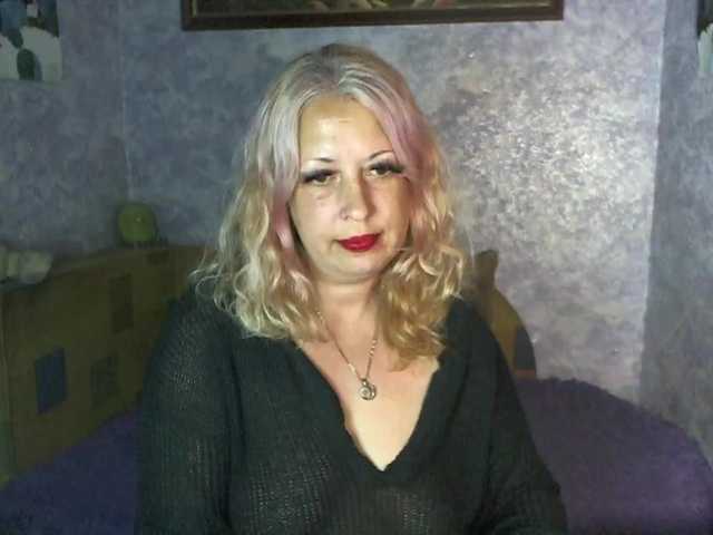 SoftGella live cam on BongaCams