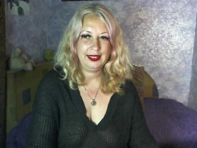SoftGella live cam on BongaCams