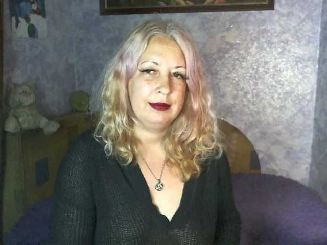 SoftGella live cam on BongaCams