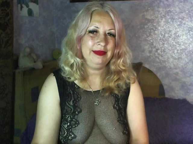 SoftGella live cam on BongaCams