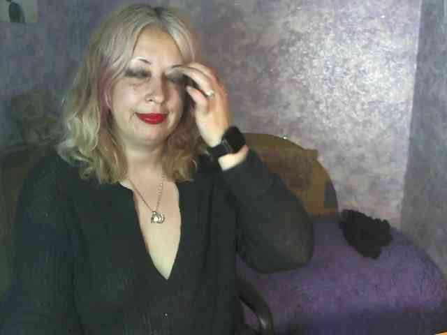 SoftGella Live Webcam on BongaCams