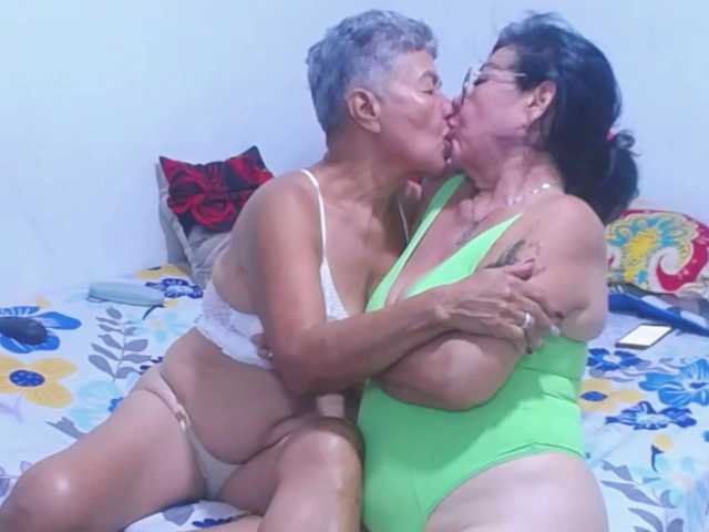 sexycristina live cam on UnifiedCams