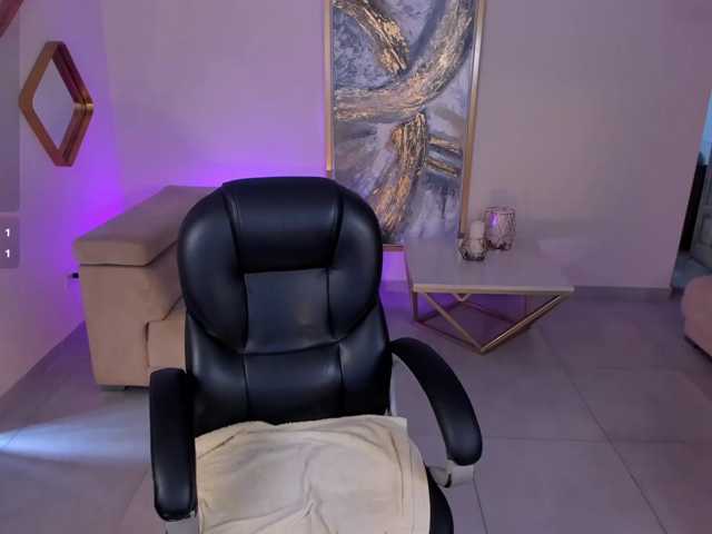MorganHicks live cam preview