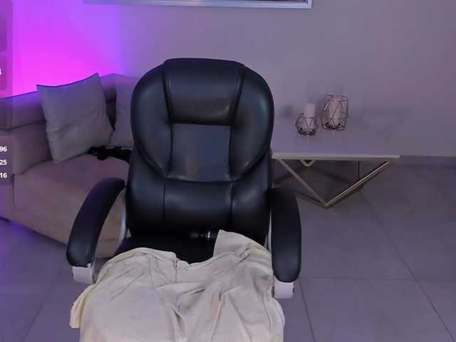 MorganHicks live cam preview