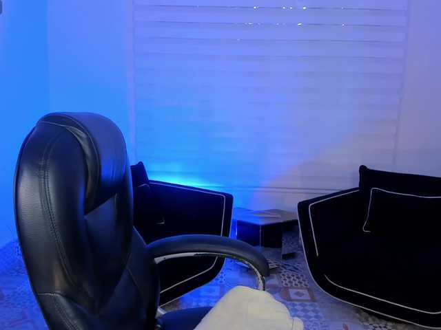MorganHicks — live female cam
