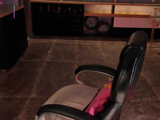 DannieSmith1 live webcam show