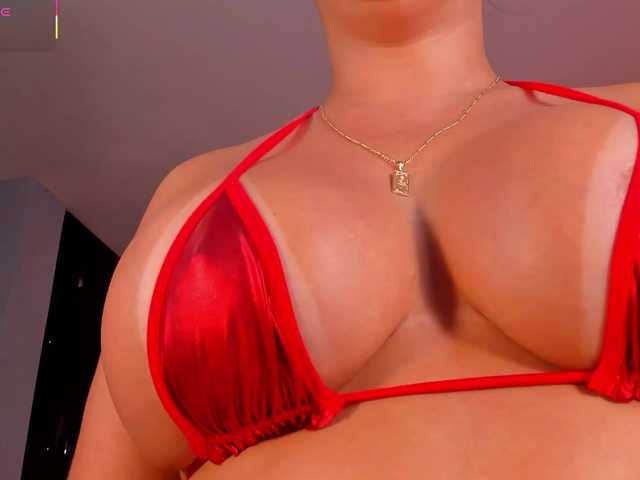 DannieSmith1 live webcam show