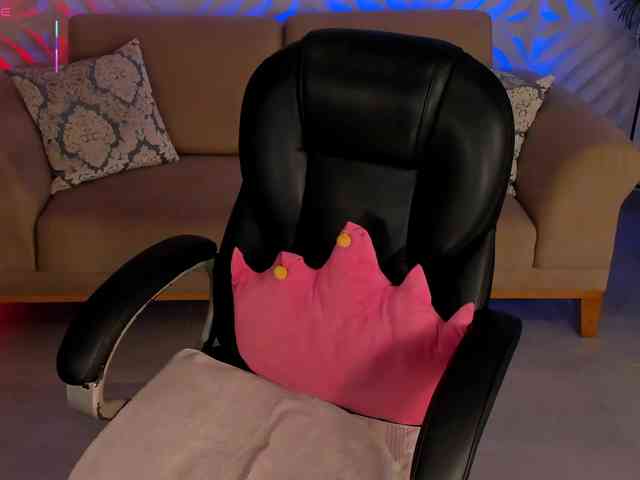 DannieSmith1