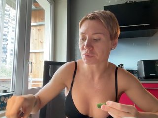 Nikole_Censori Porn Show