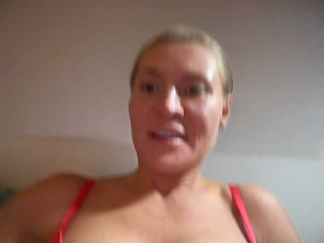 Nikole_Censori