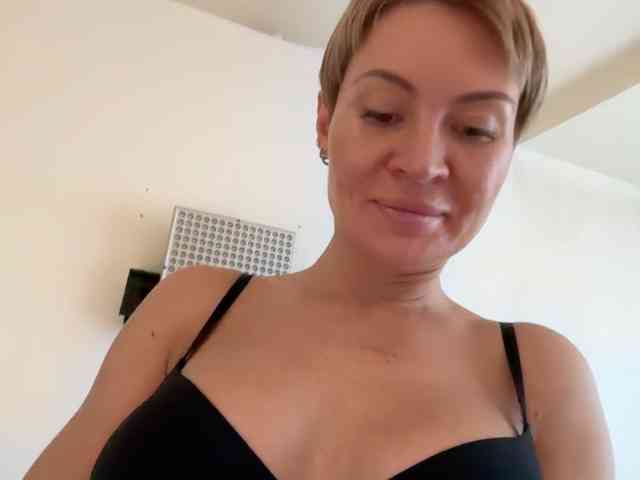 Nikole_Censori
