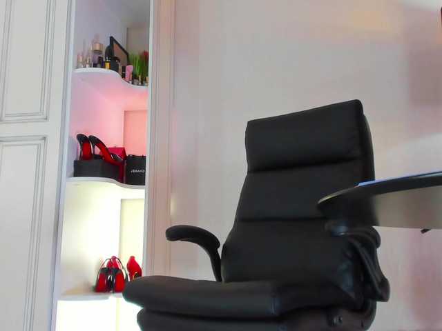  FemdomHeels chat room
