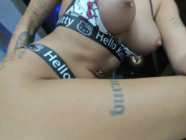 LisaAkira live cam on BongaCams