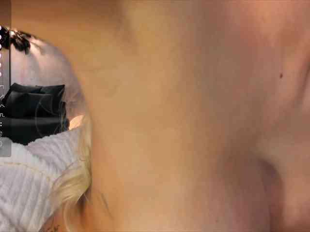 LisaAkira webcam
