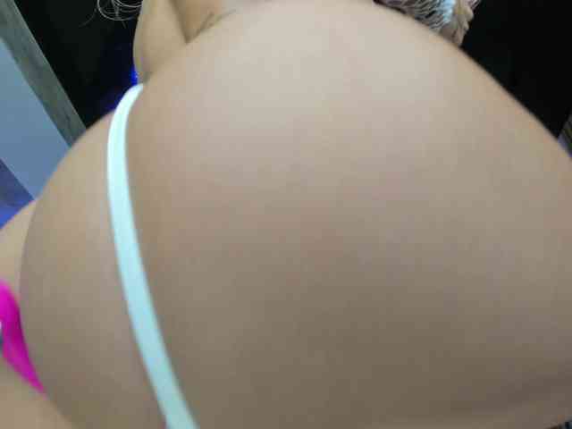 LisaAkira webcam