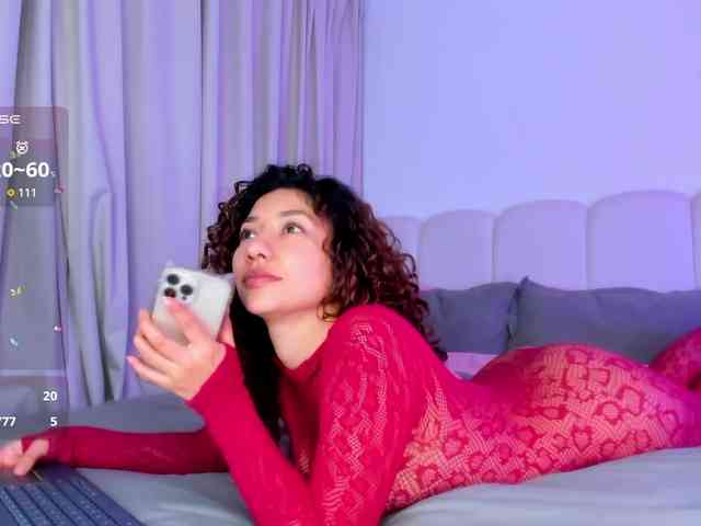 Model: HanahRoss