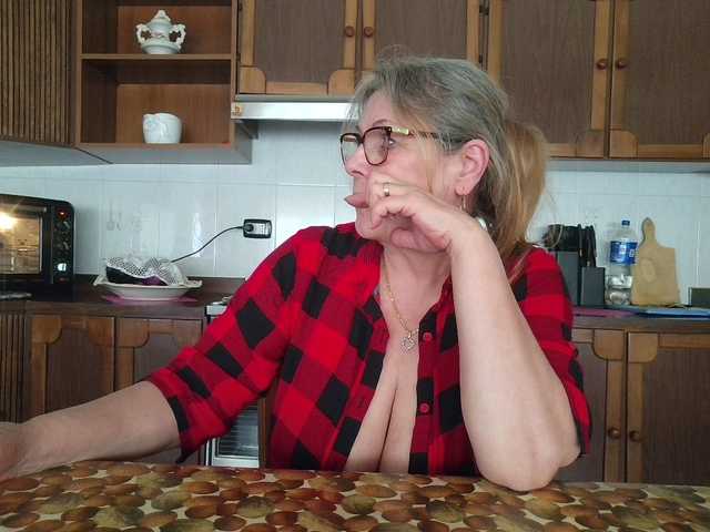 pussyboom11's BongaCams show and profile