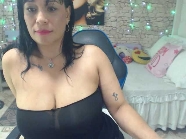 AlissonTyler live cam on BongaCams