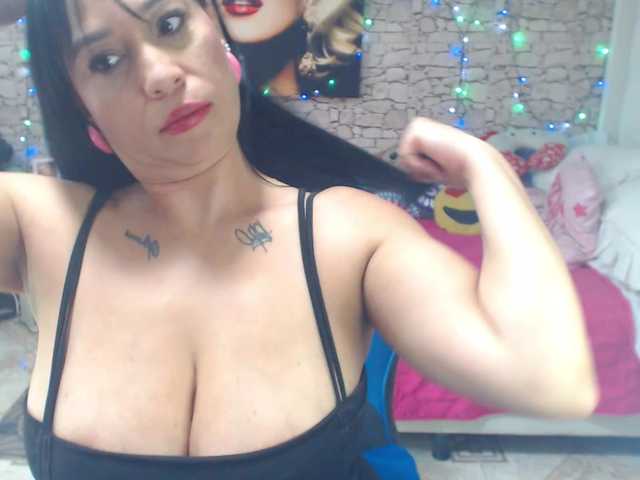AlissonTyler live cam on BongaCams