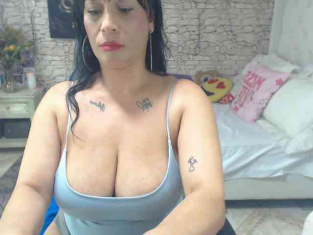 AlissonTyler webcam
