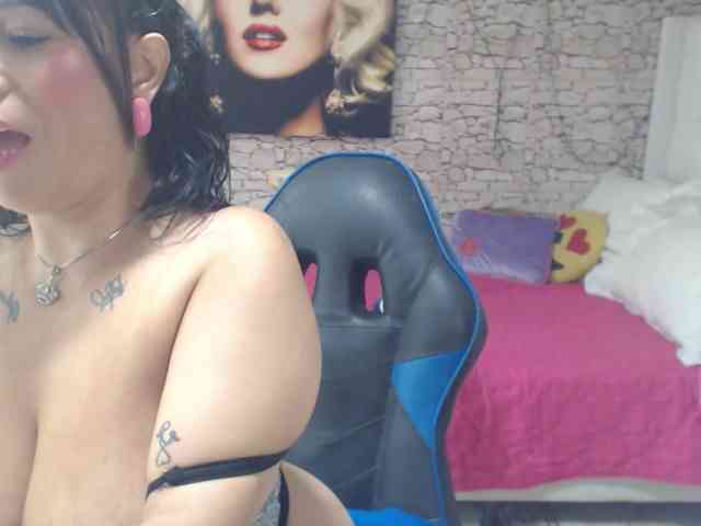 AlissonTyler webcam