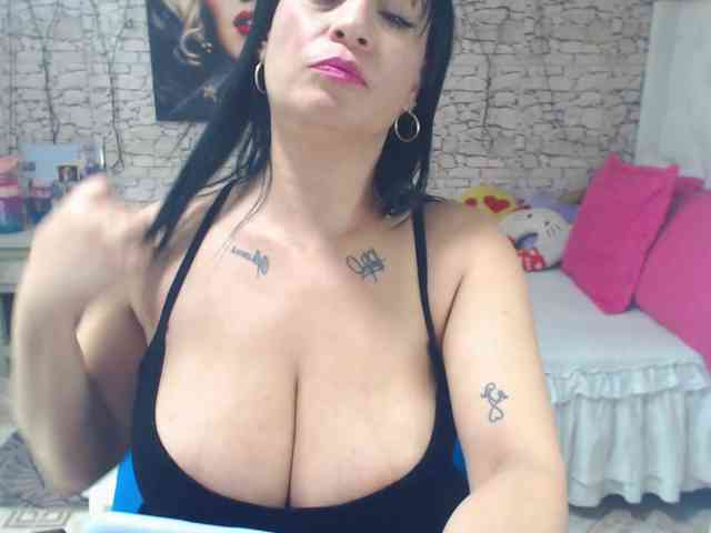 AlissonTyler webcam