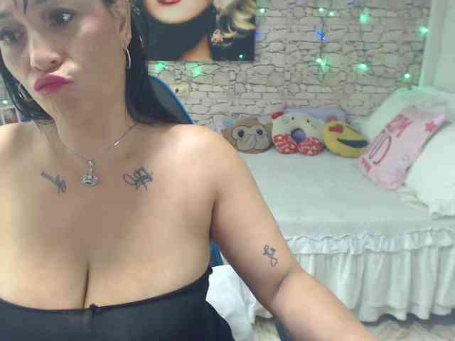 AlissonTyler webcam