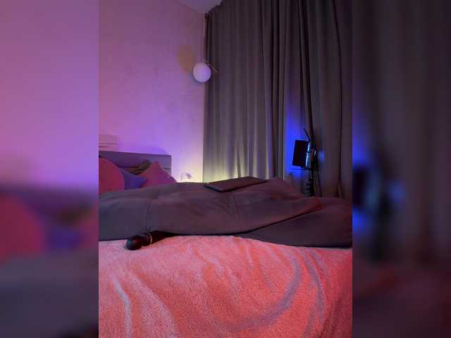 WhoreMira live cam
