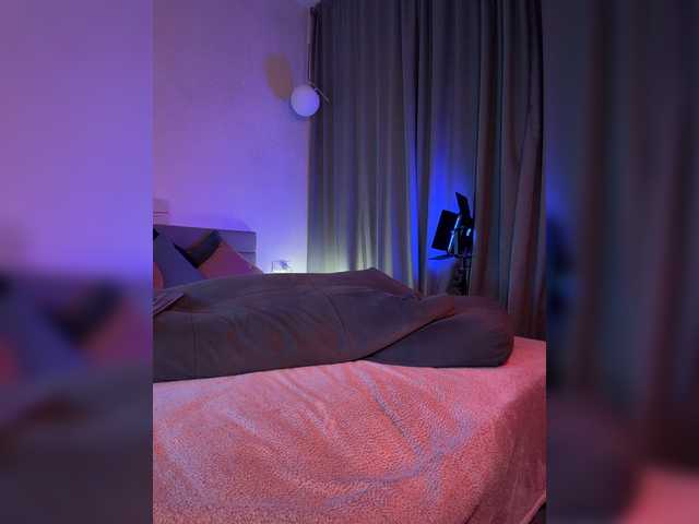 whoremira cam belle