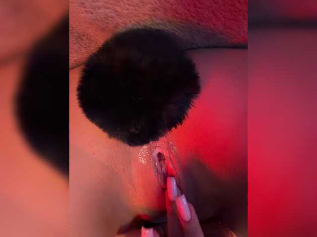 WhoreMira live cam