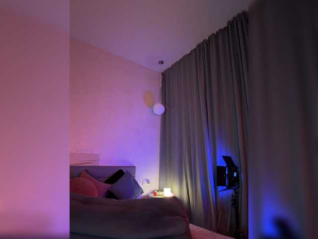 WhoreMira live webcam show