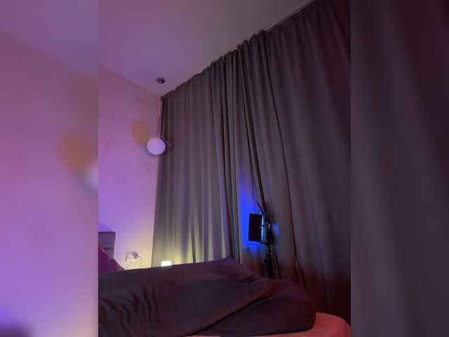 WhoreMira live cam