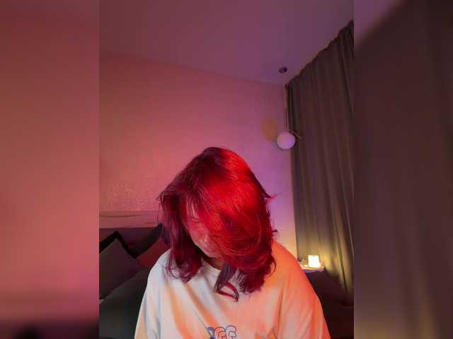 WhoreMira live cam on 