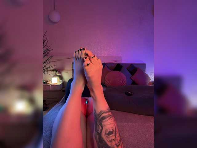 WhoreMira live cam on BongaCams