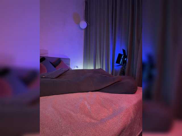 whoremira live sex show