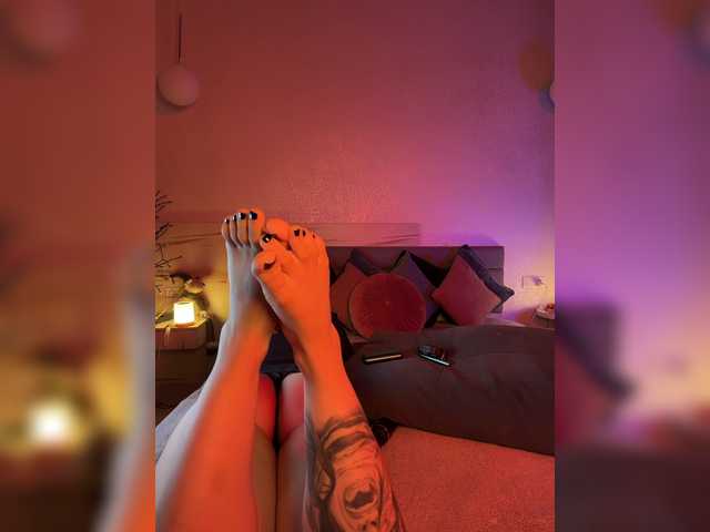 WhoreMira live cam on BongaCams
