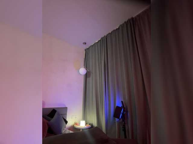whoremira cam belle