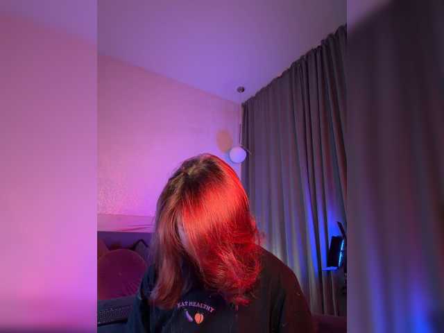 WhoreMira live cam preview