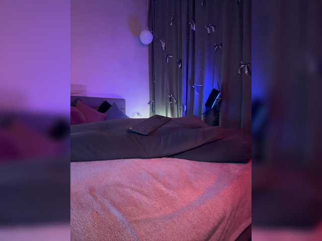 WhoreMira's BongaCams show and profile